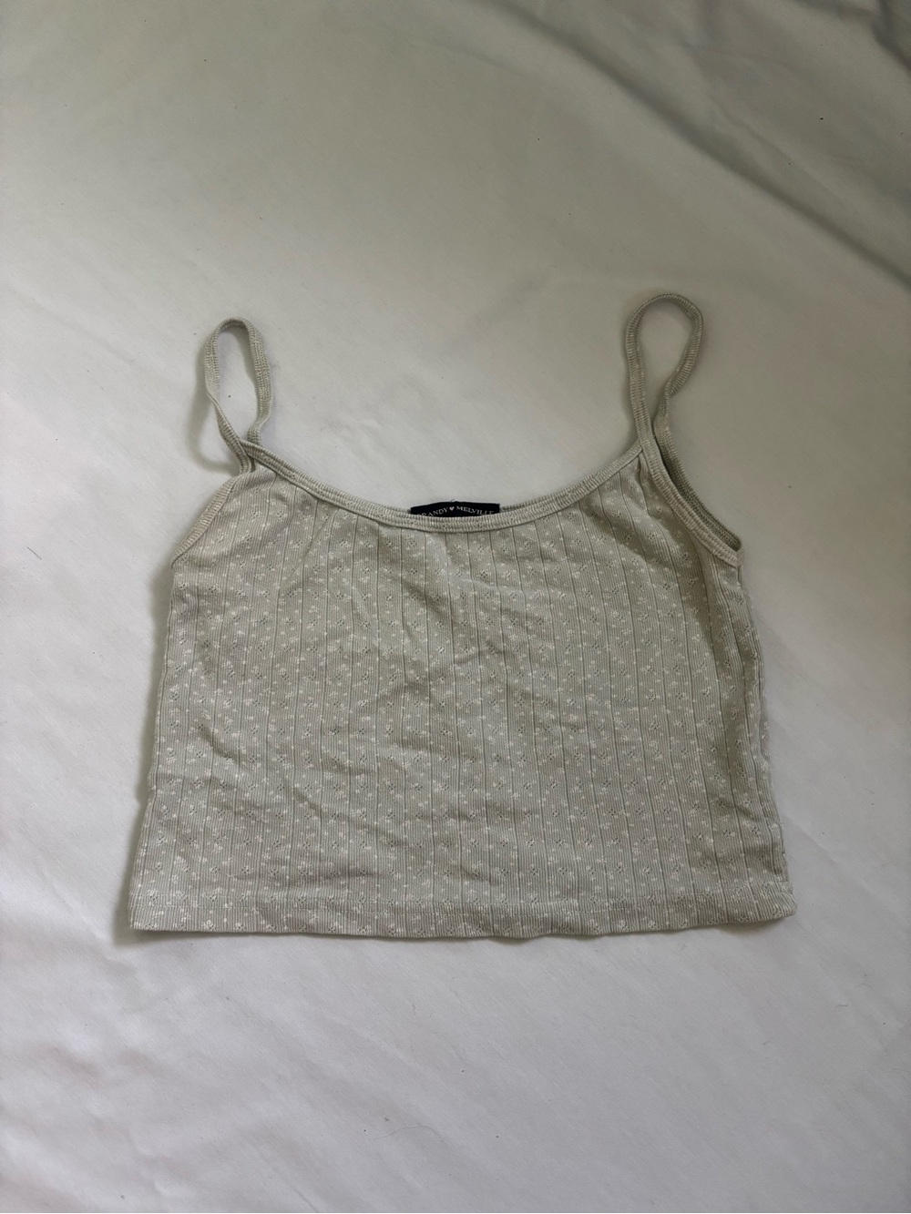 Brandy Melville Sleeveless Cropped Tank Top in Light Cream - Women